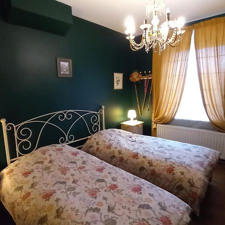 Au Gite De Бинш Екстериор снимка